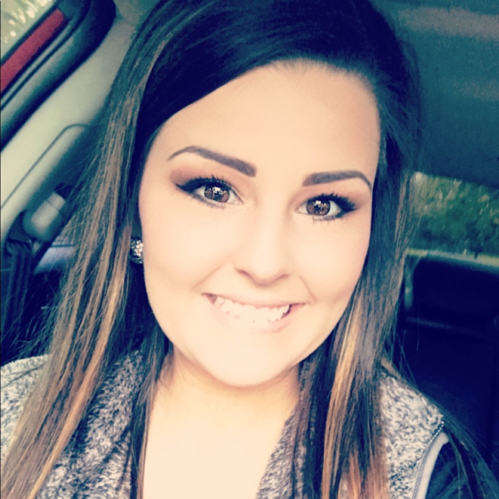Meet your Posher, Ashley